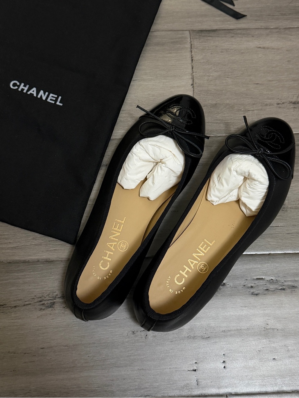 Chanel Black Leather Ballet Flats – Classic Logo Cap Toe